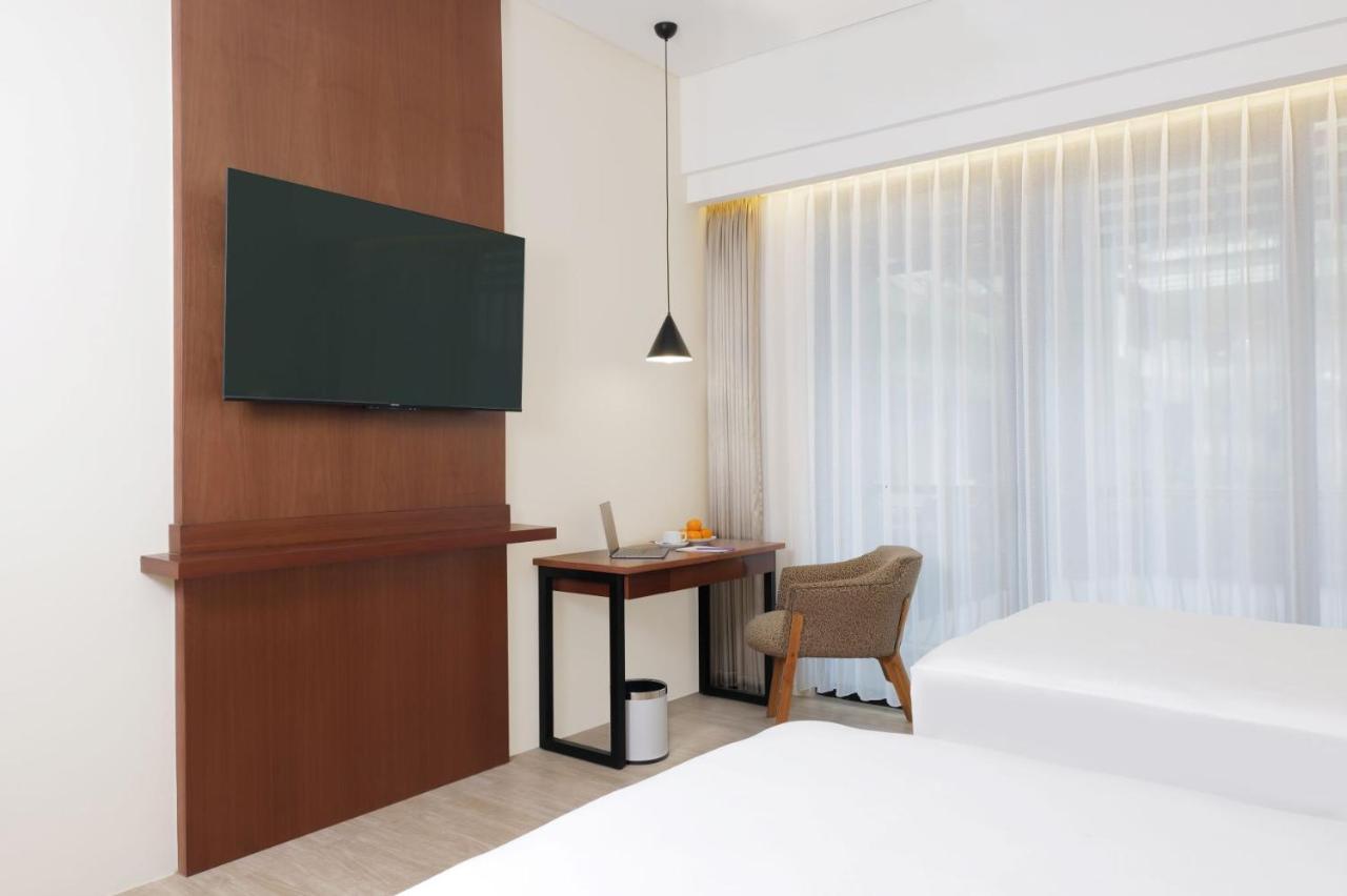 Fox Harris Hotel & Convention Banjarnegara Bagian luar foto
